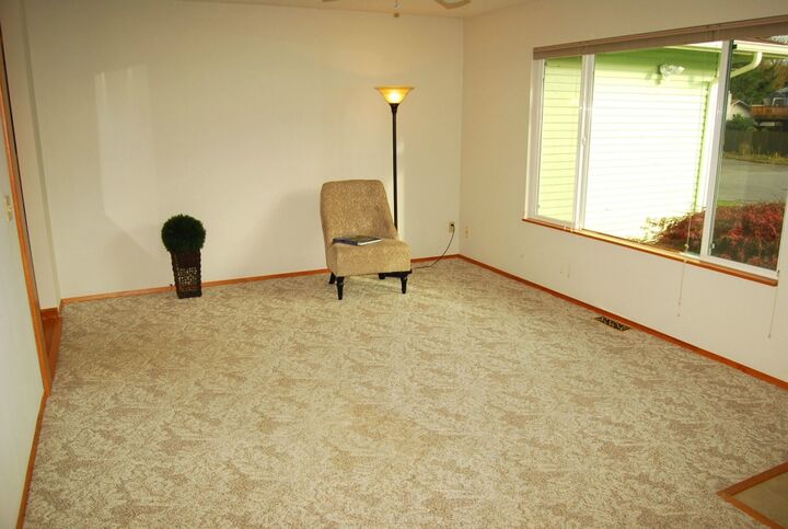 Property Photo: 1619 37th Place SE WA 98002