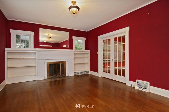 Property Photo:  5612 Greenwood Avenue N  WA 98103 