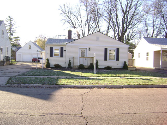 Property Photo:  675 Cooper Avenue  IL 60120 