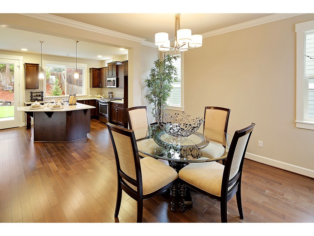 Property Photo:  110 Underwood Place SE  WA 98059 