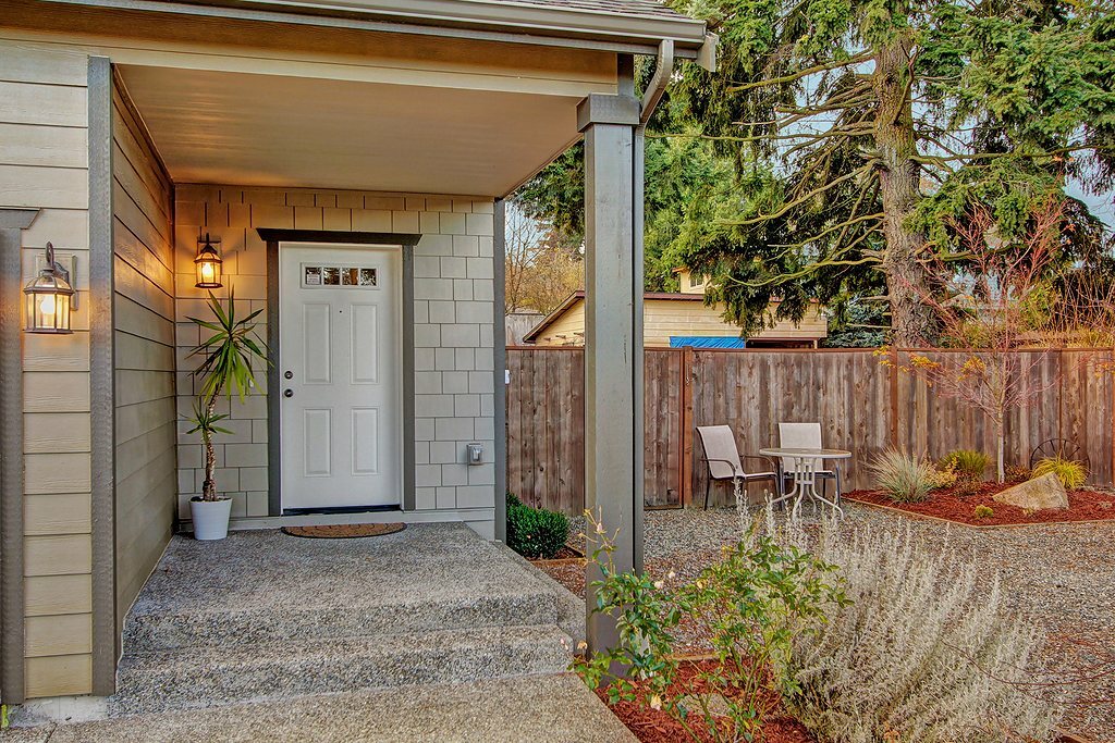 Property Photo:  740 N 127th St  WA 98133 