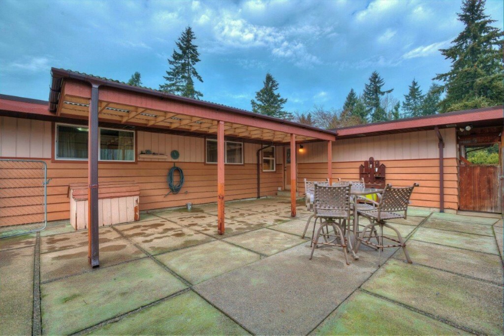 Property Photo:  11235 SE 186th St  WA 98055 