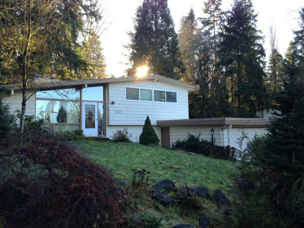 Property Photo:  15041 SE 44th St  WA 98006 