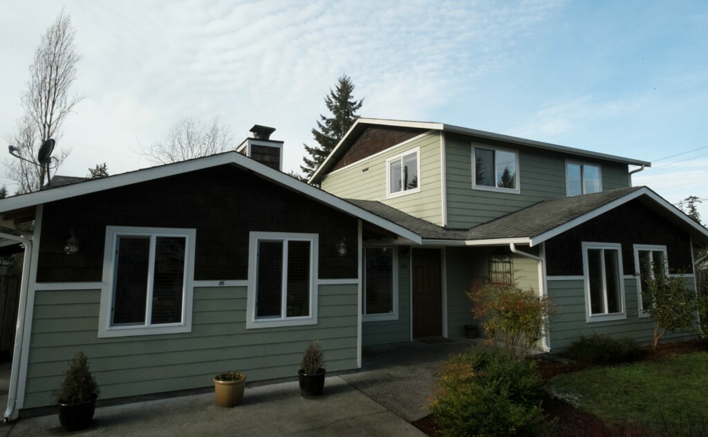 Property Photo:  406 93rd Dr SE  WA 98258 