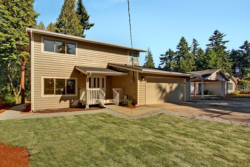 Property Photo: 19540 Fremont Ave N WA 98177