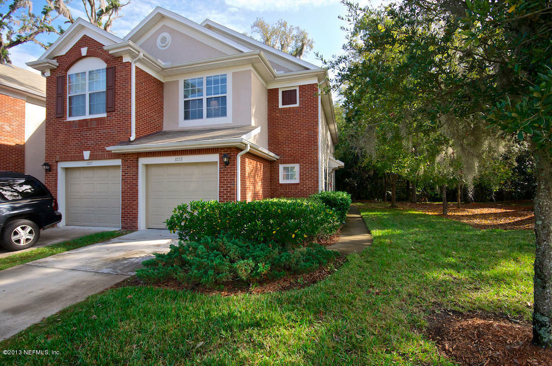 Property Photo:  3227 Climbing Ivy Trail  FL 32216 