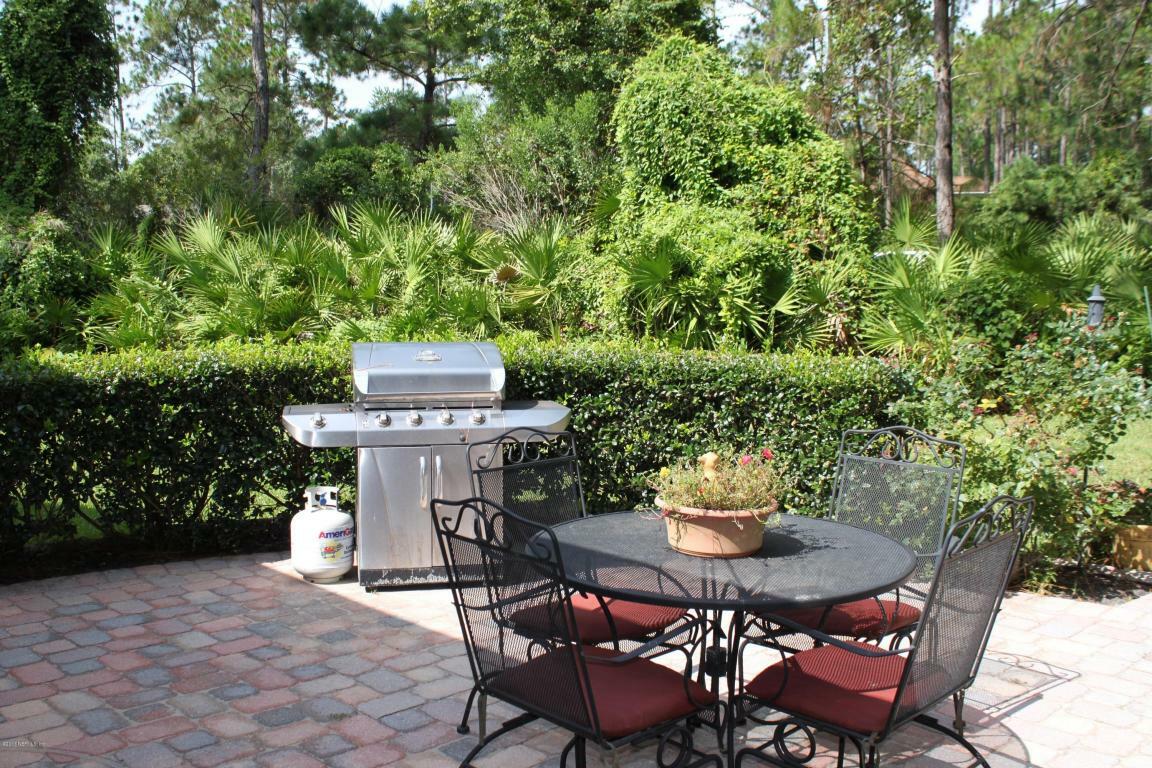 Property Photo:  1210 Lake Point Place  FL 32003 