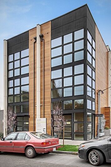 Property Photo:  623 Aloha St  WA 98109 