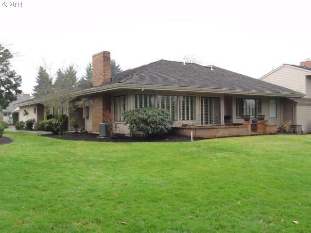 Property Photo:  7200 SW Lake Bluff Ct  OR 97070 