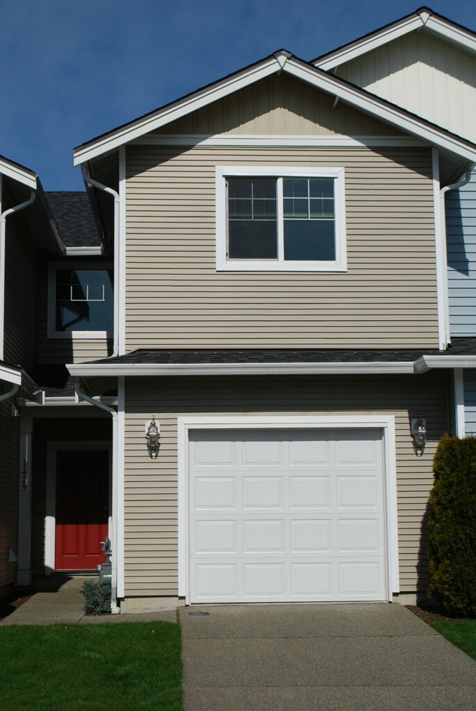 Property Photo:  1429 52nd St NE  WA 98002 