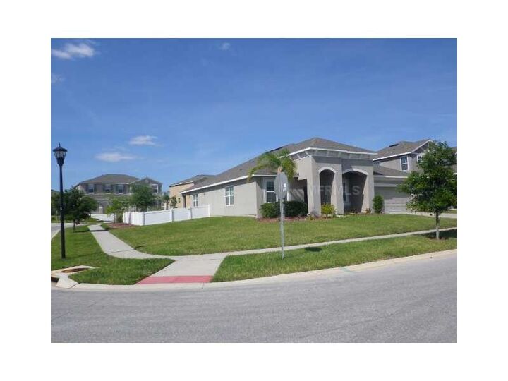 Property Photo:  1502 Rhodeswell Lane  FL 33527 