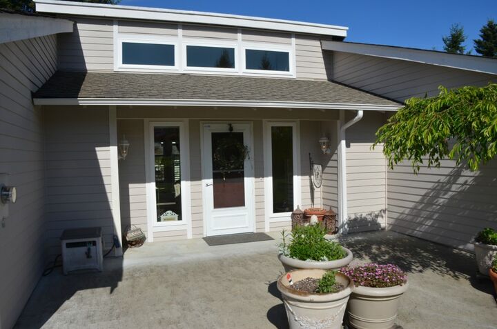 Property Photo: 3122 N Vassault St WA 98407