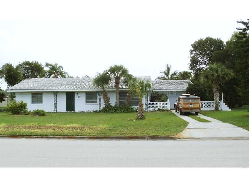 Property Photo:  611 Alhambra Road  FL 34285 