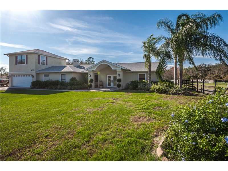 Property Photo: 15530 Furlong Circle FL 33556