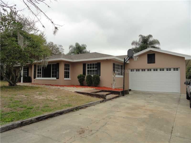 Property Photo: 116 E Palmetto Avenue FL 34737