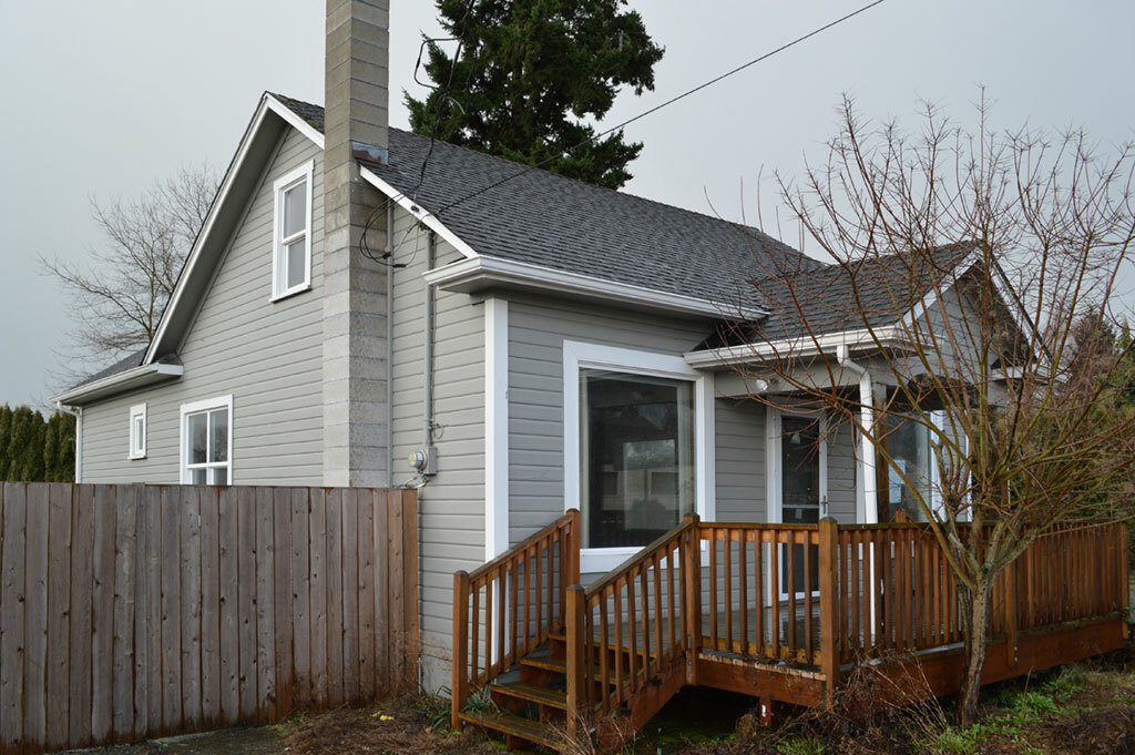 Property Photo:  1301 18th St NW  WA 98371 