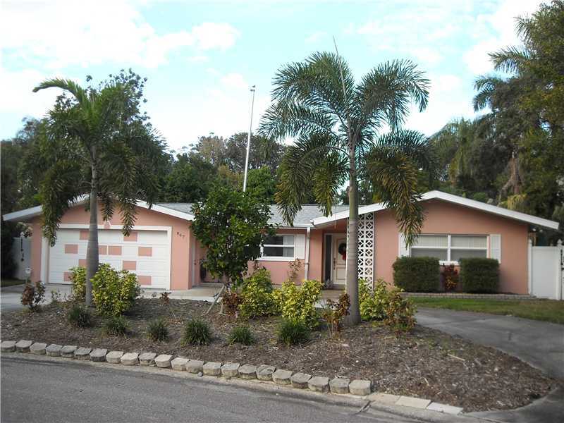 Property Photo:  867 Serpentine Drive S  FL 33705 