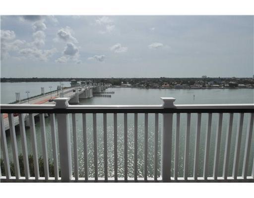 Property Photo: 500 Treasure Island Cswy 707 FL 33706