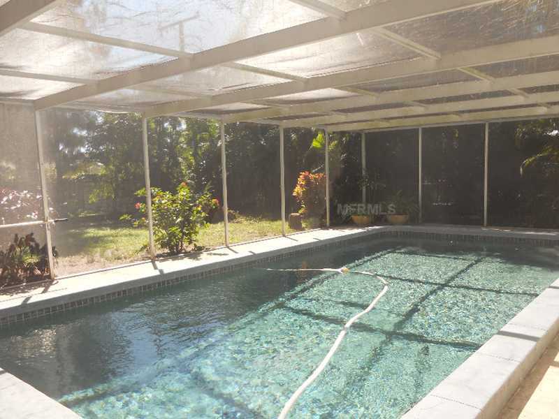 Property Photo:  420 Woodland Drive  FL 34234 