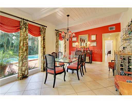 Property Photo:  47 Sandpiper Road  FL 33609 