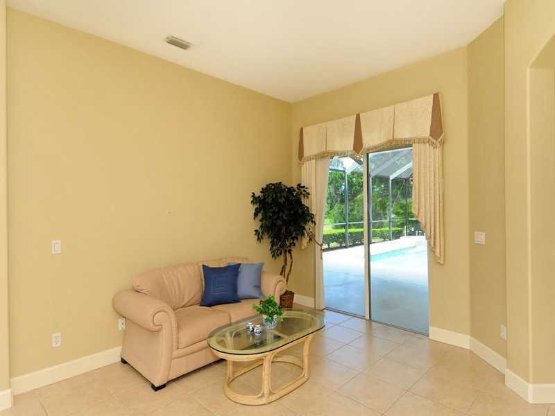 Property Photo:  925 Scherer Way  FL 34229 