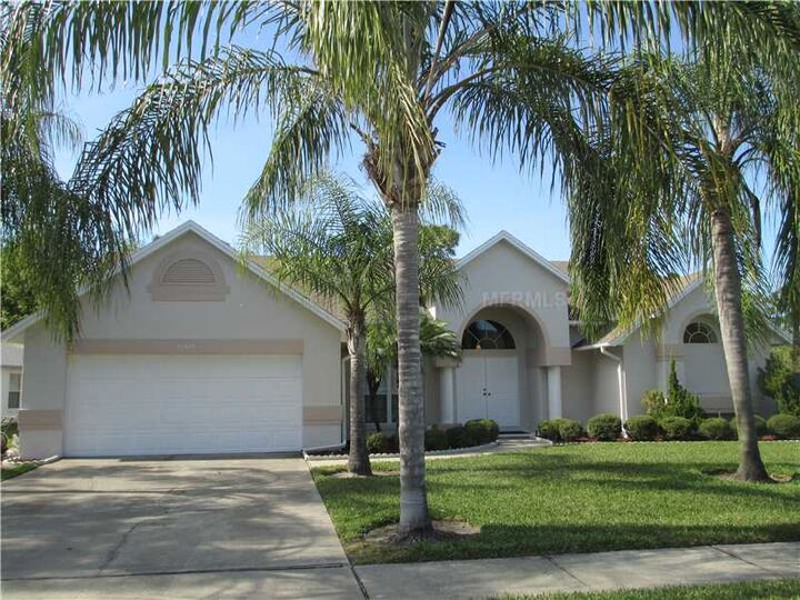 Property Photo:  12404 Braxted Drive  FL 32837 