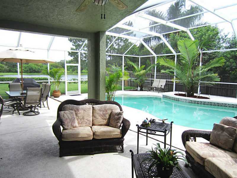 Property Photo:  4013 Water Park Court  FL 33578 