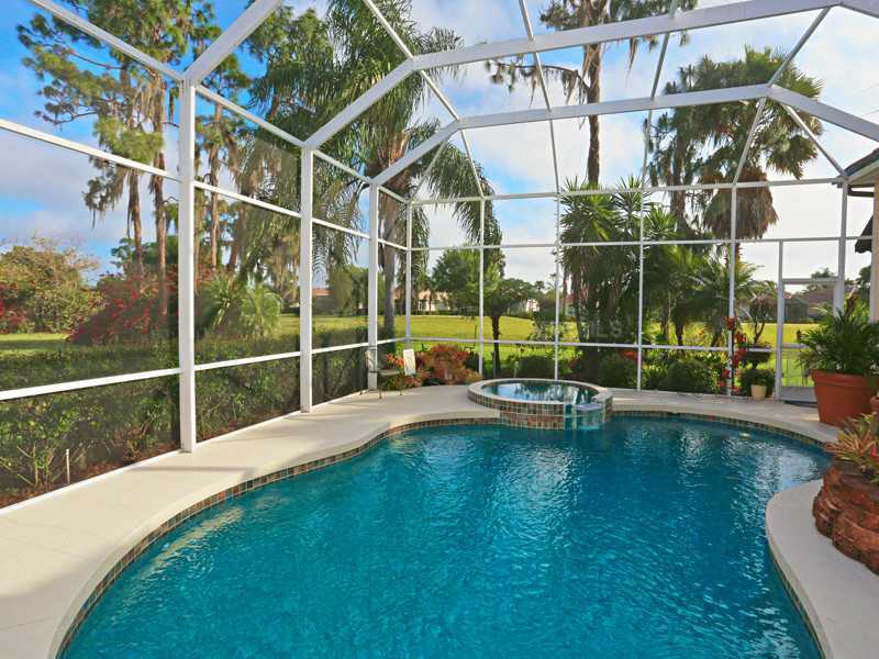 Property Photo: 10076 Cherry Hills Avenue Circle FL 34202