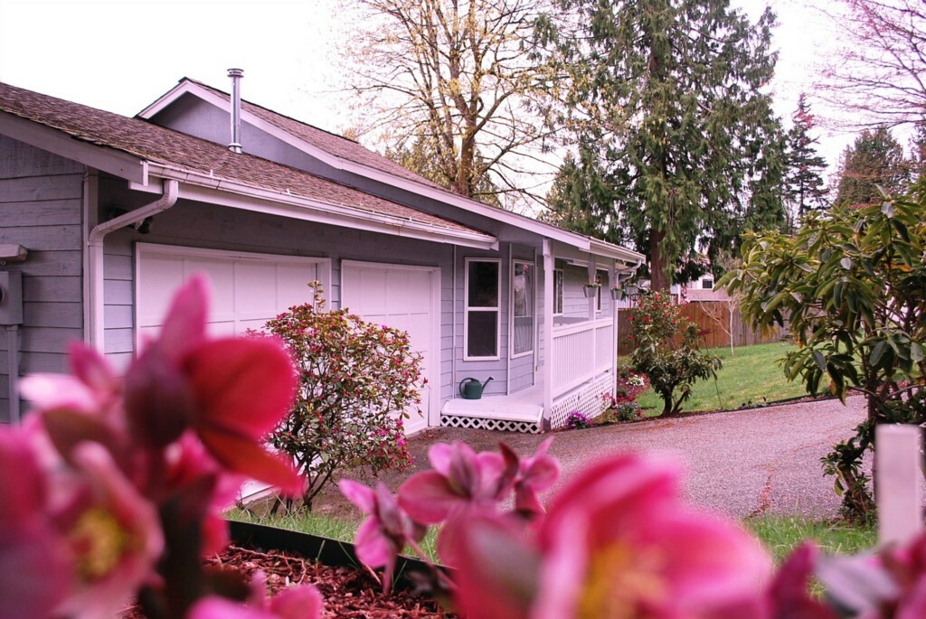 Property Photo:  7514 Bridge Place NE  WA 98311 