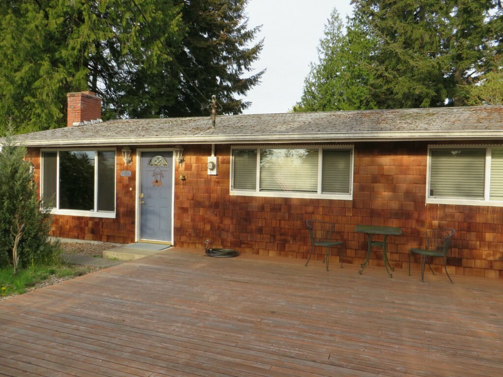 Property Photo:  1351 8th Ave S  WA 98020 