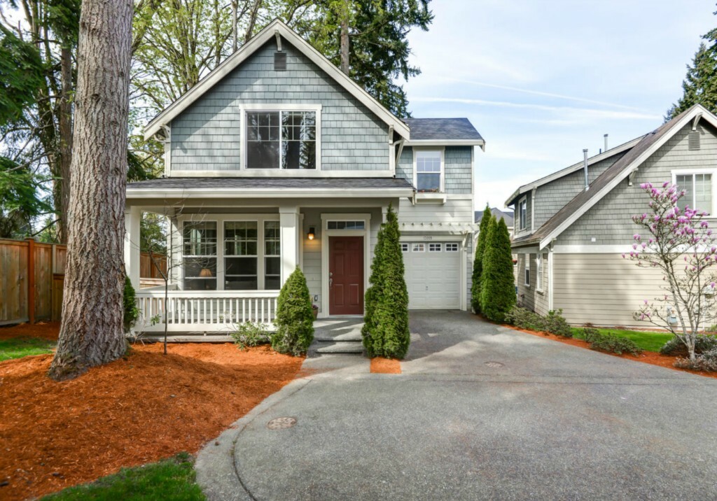 Property Photo: 13019 NE 97th St WA 98033