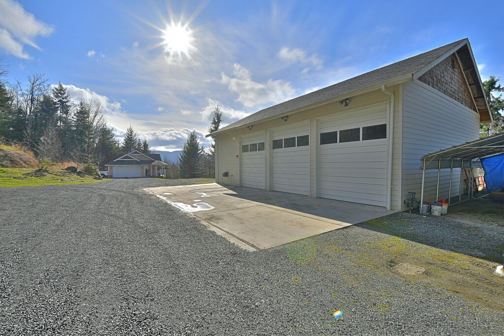 Property Photo:  1045 Kingsmill St  WA 98229 