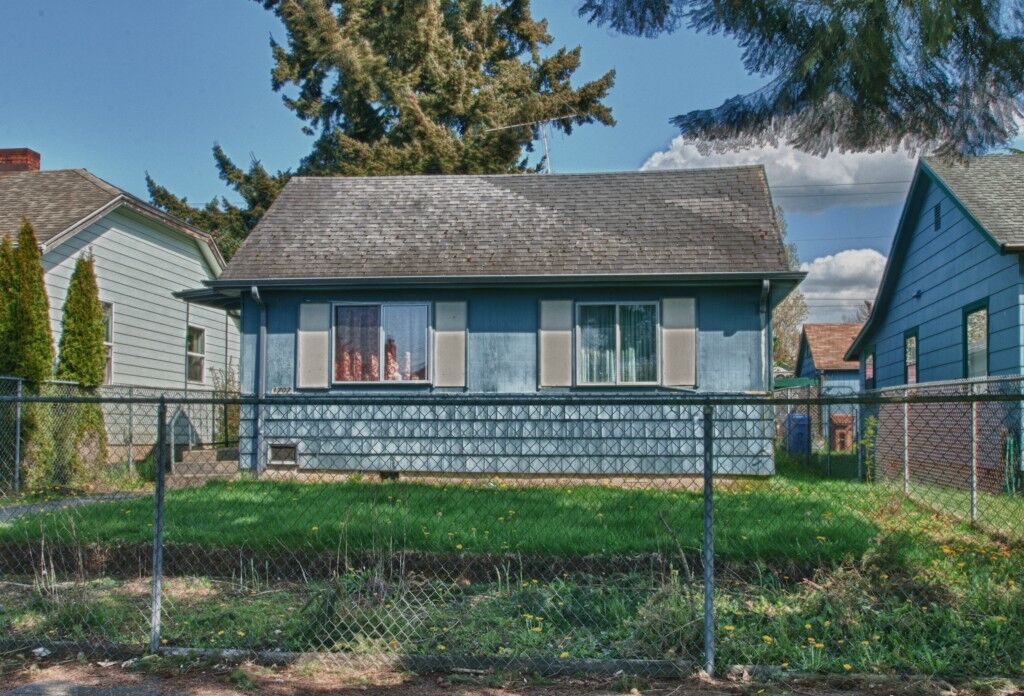 Property Photo:  1707 S Oakes St  WA 98405 