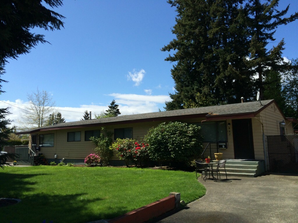 Property Photo:  555 Index Ave NE  WA 98056 