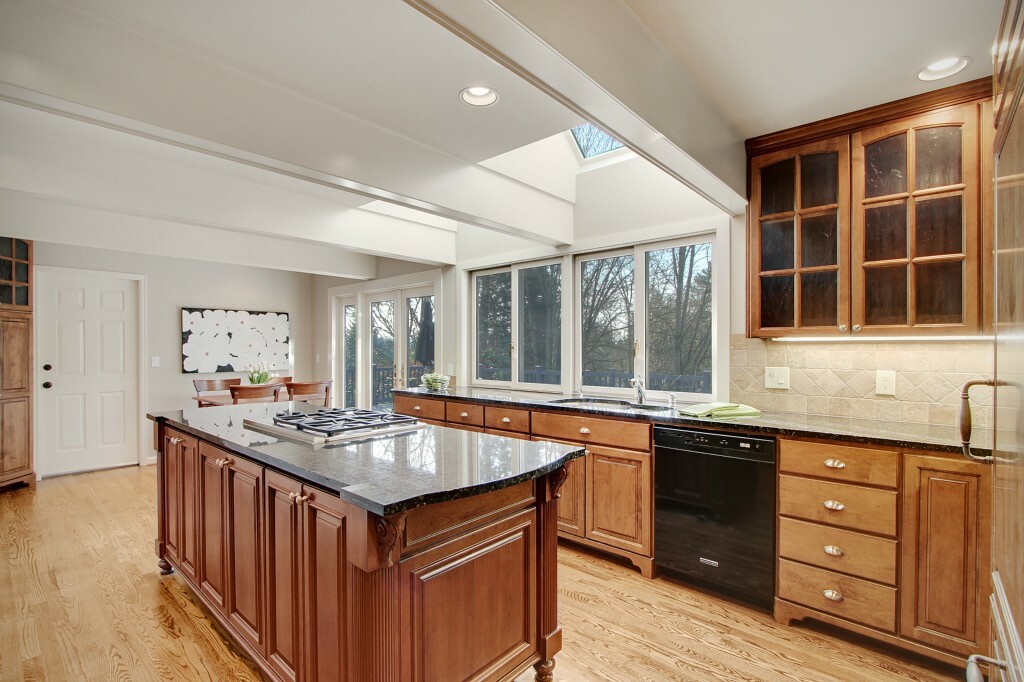 Property Photo: 9213 SE 68th WA 98040