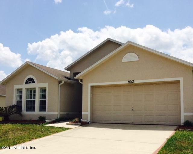 Property Photo: 4063 Half Moon Circle FL 32068