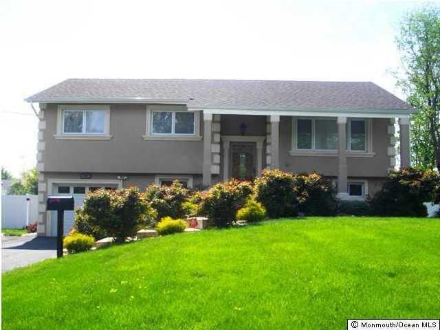 Property Photo:  19 Yorktowne Drive  NJ 07726 