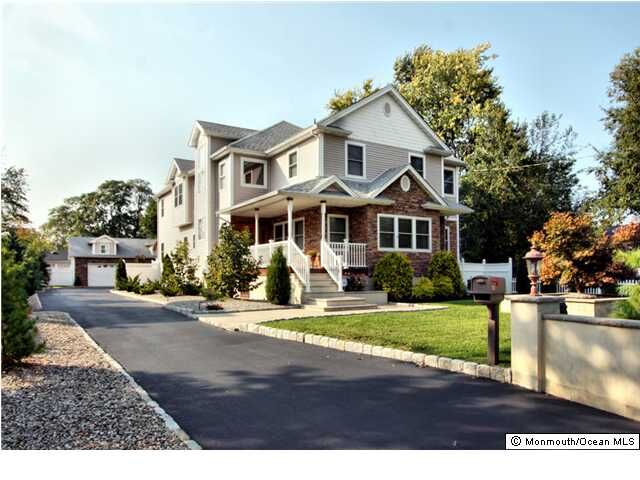 Property Photo:  
