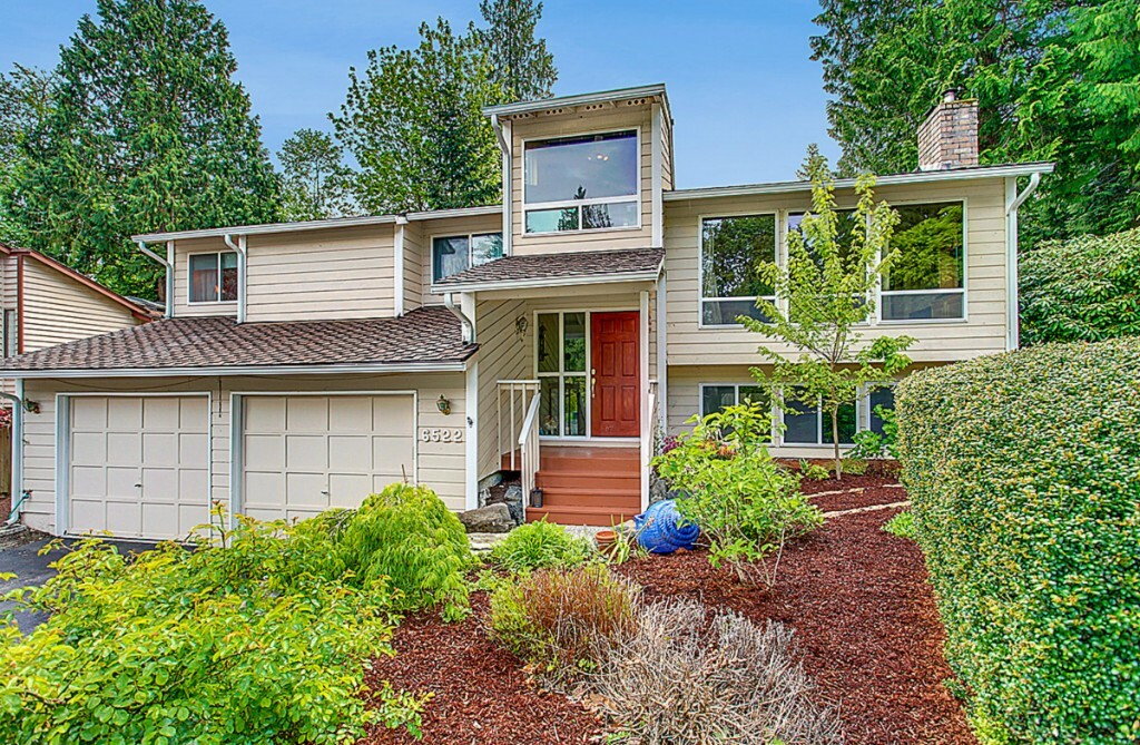 Property Photo:  6522 142nd Place SW  WA 98026 