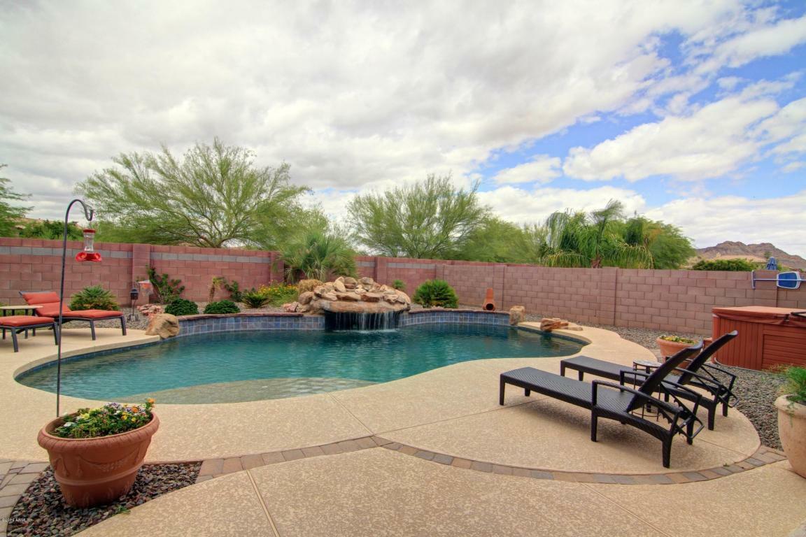 Property Photo:  9736 W Black Hill Road  AZ 85383 