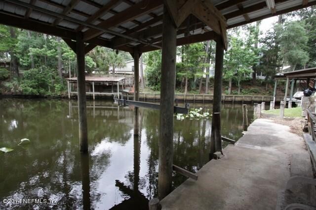 Property Photo: 220 Camellia Drive FL 32189