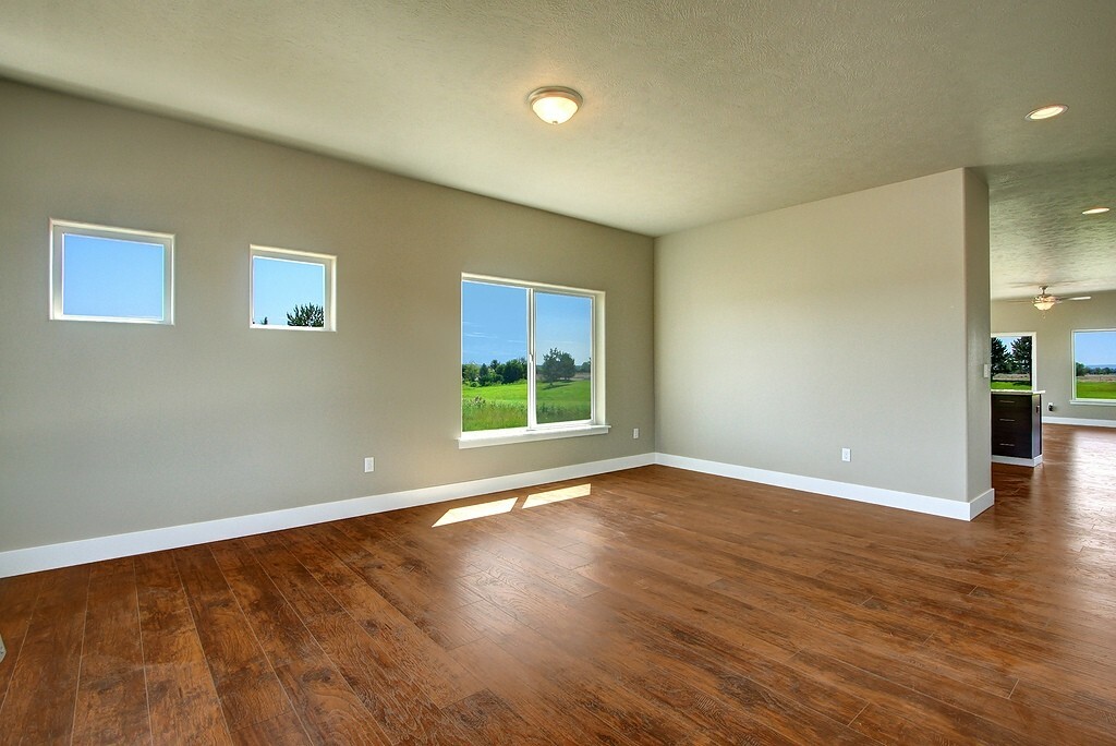 Property Photo:  6113 Murray Wy NE  WA 98837 