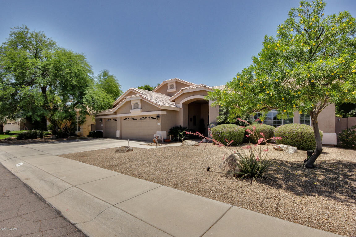 Property Photo:  6091 W Lone Cactus Drive  AZ 85308 