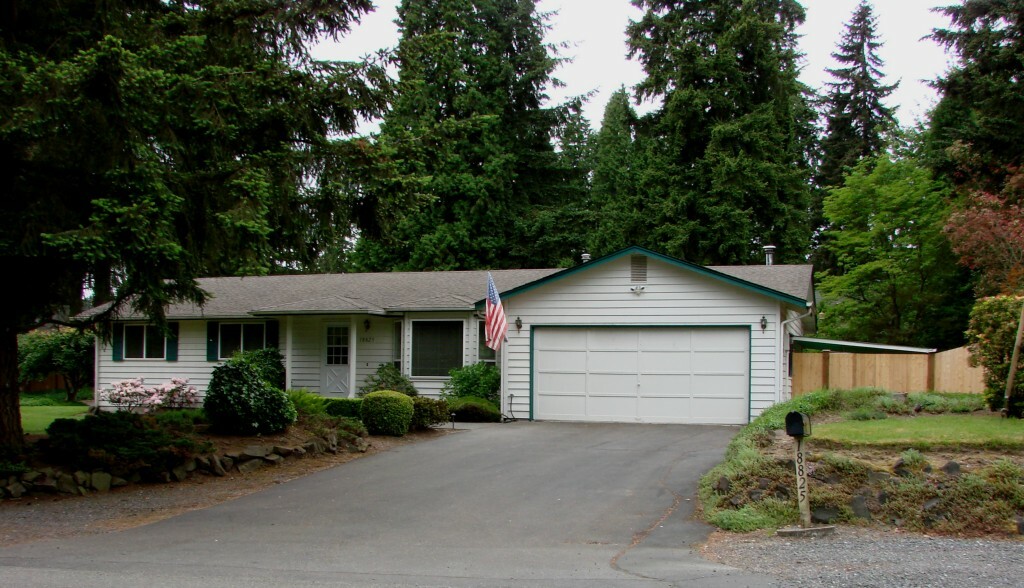 Property Photo: 18825 136th Ave NE WA 98072