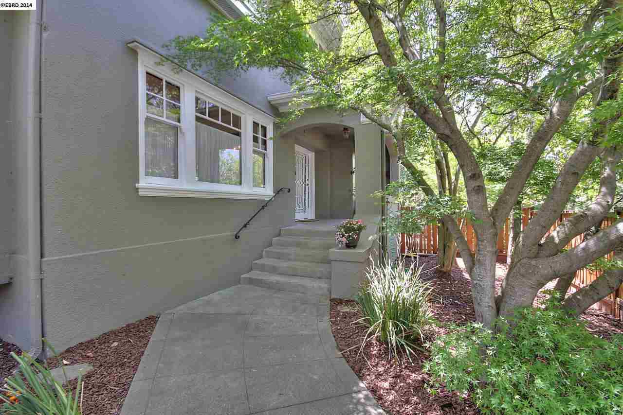 Property Photo:  2842 Ashby Ave  CA 94705-2341 