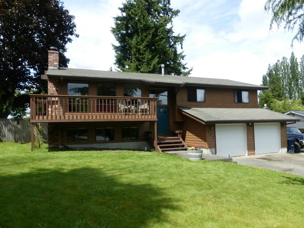 Property Photo:  725 N 30th St  WA 98273 