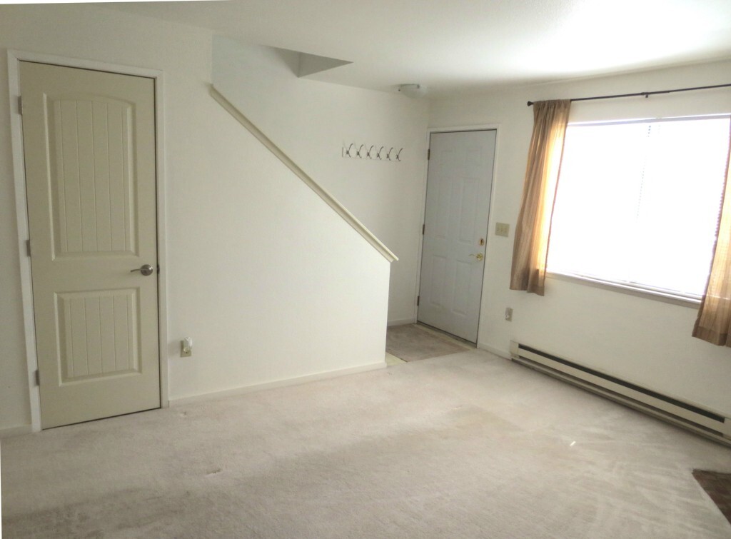 Property Photo:  115 124th St SE C4  WA 98208 