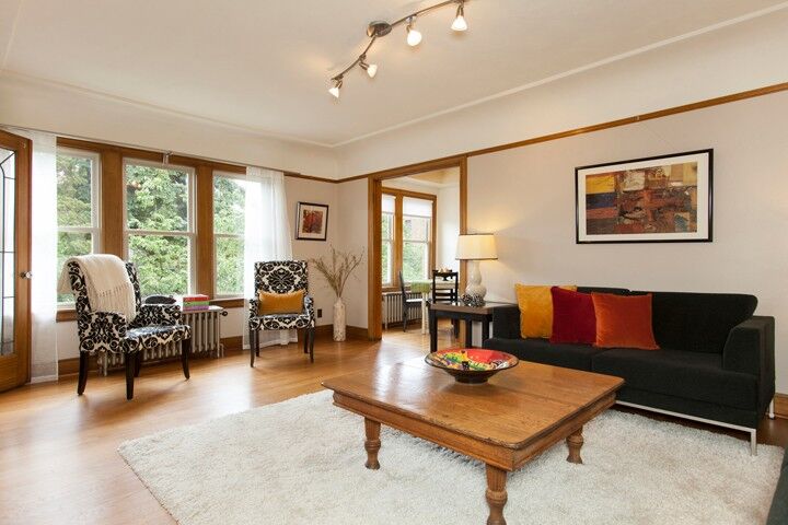 Property Photo:  200 17th Ave E 304  WA 98112 