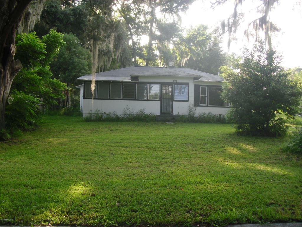 Property Photo:  303 Spruce Street  FL 32112 