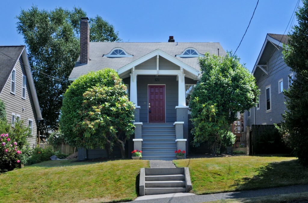 Property Photo:  321 N 80th St  WA 98103 